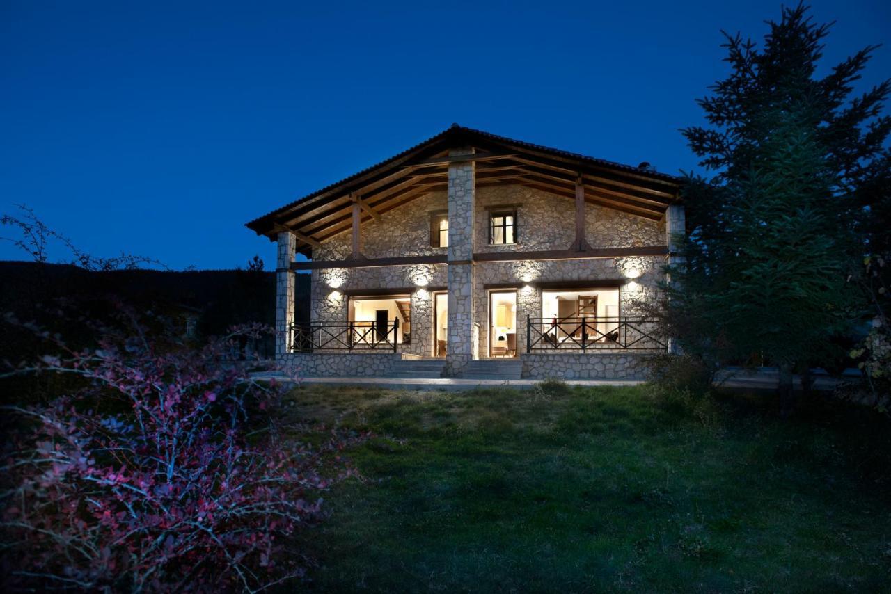 אראחובה Parnassos Chalets מראה חיצוני תמונה