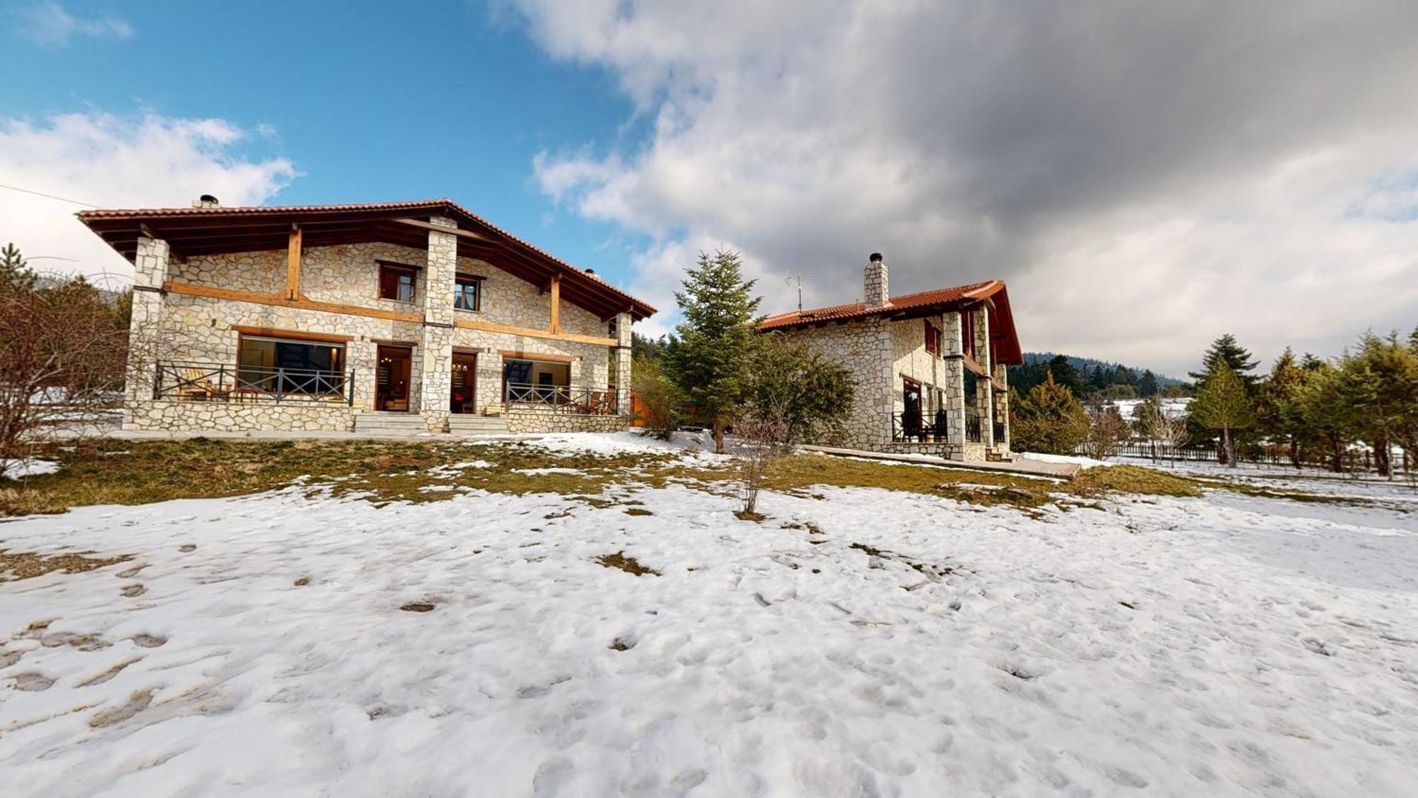 אראחובה Parnassos Chalets מראה חיצוני תמונה