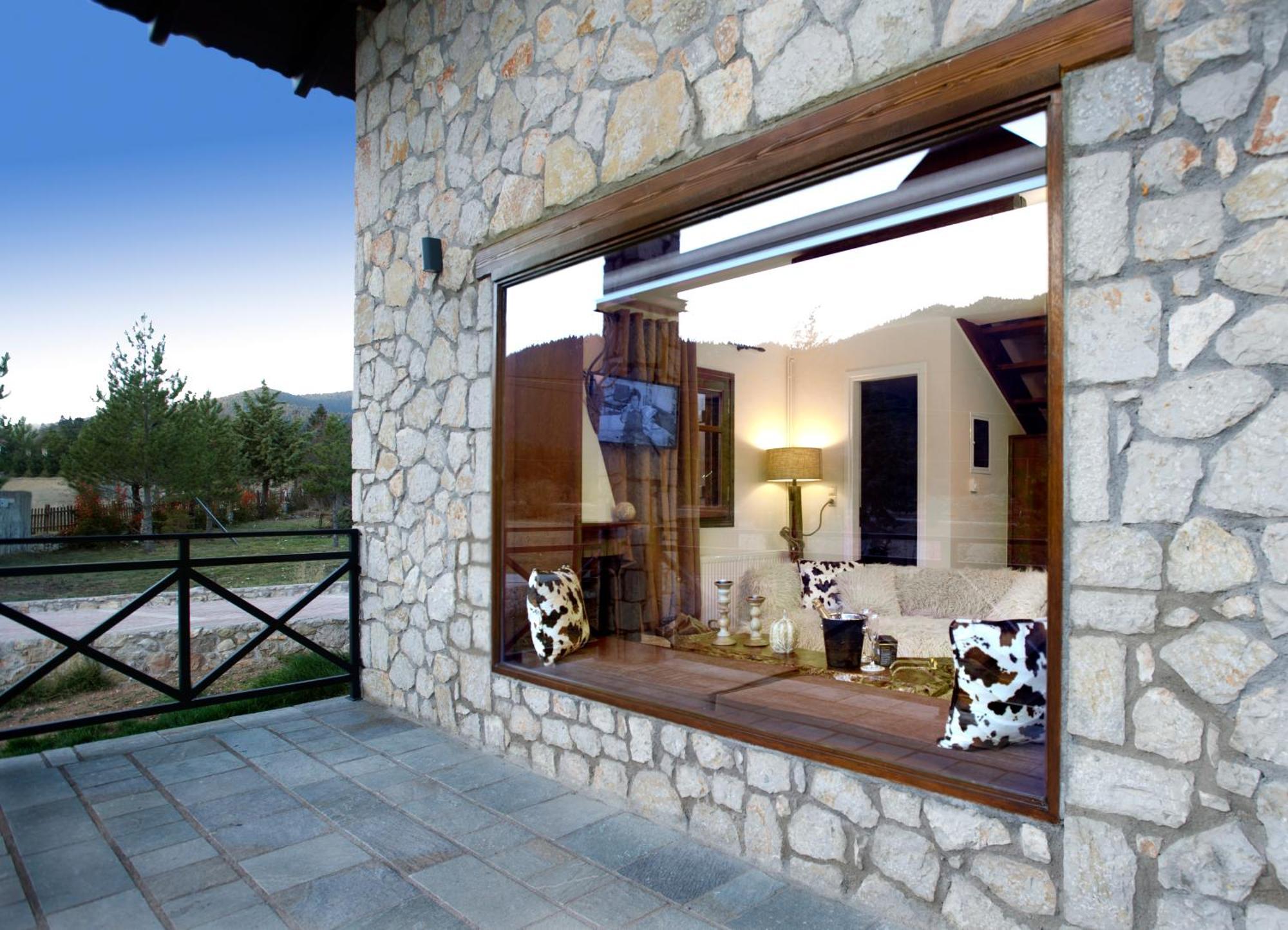 אראחובה Parnassos Chalets מראה חיצוני תמונה